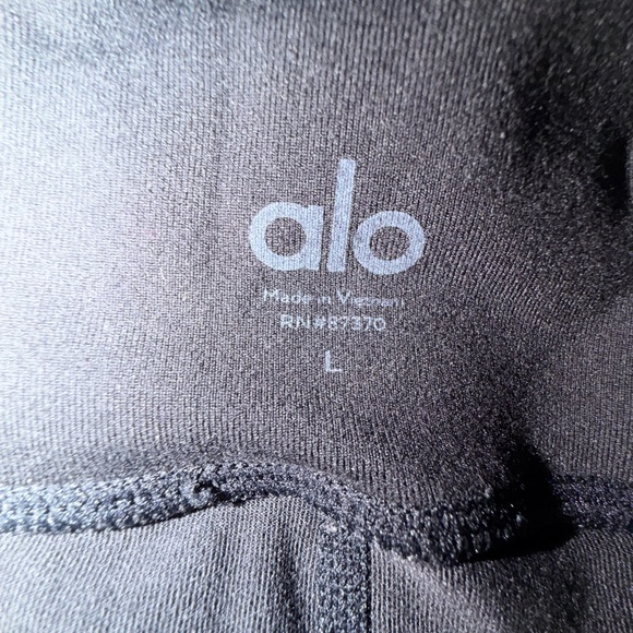 ALO Yoga Black High-Rise Leggings with Subtle Logo - Picture 2 of 2